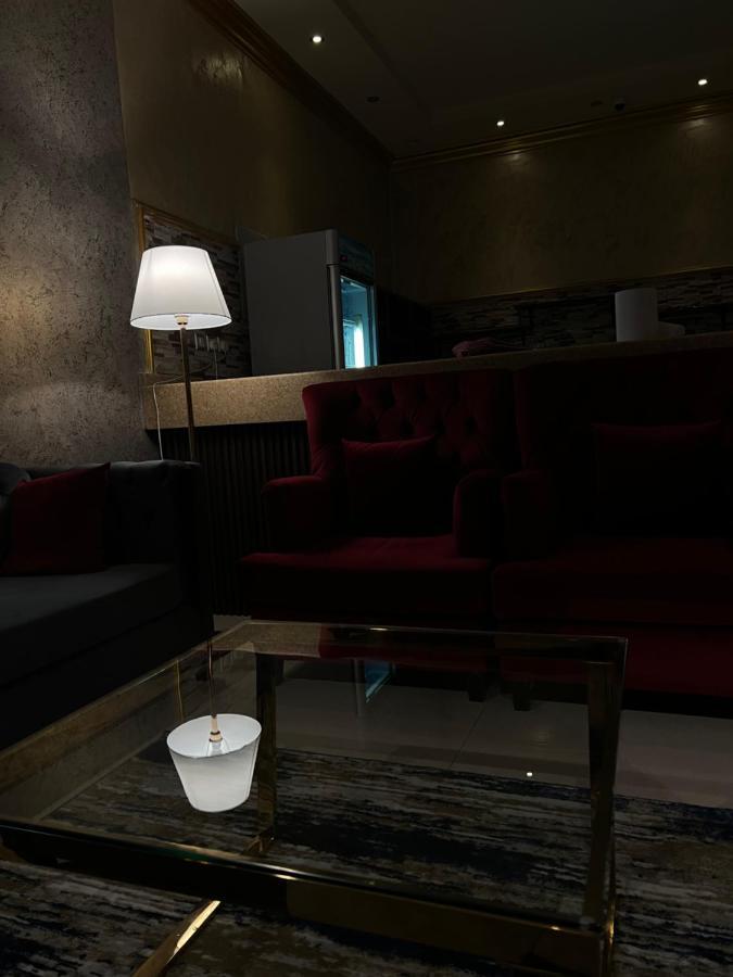 أجنحة ورد للوحدات الفندقية Khamis Mushait Exterior foto